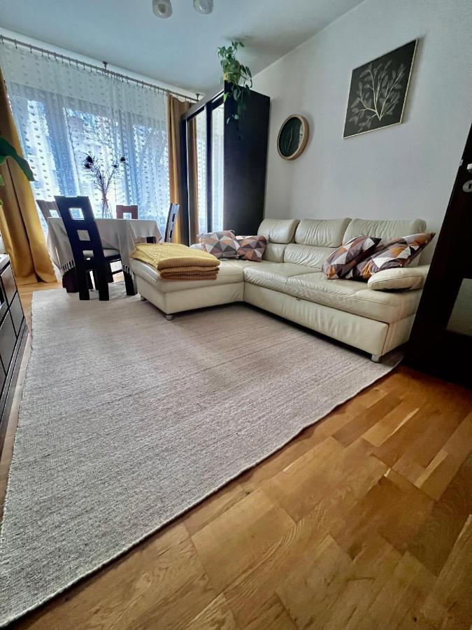 Yellow Apartment Airport Galeria Mokotow Netflix Warsawa Bagian luar foto